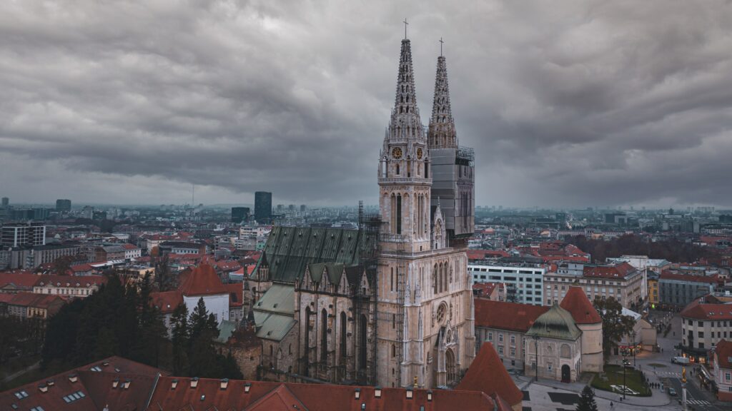 Cathedral by dario poluga from Pexels